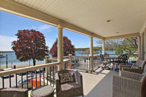Wrigley Beach House - Great Views of Lake - 2nd Floor - Balcony - Steps to Beach & Shopping - Parking